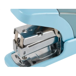 Grapadora liderpapel micro con regalo de caja de 1000 grapas 24/6 26/6 capacidad 20 hojas celeste