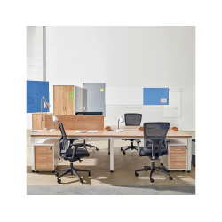 Silla de oficina rocada brazos regulables asiento tela ignifuga y respaldo malla color negro