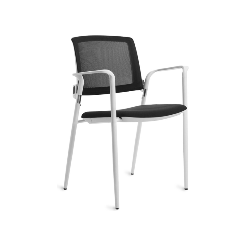 Silla rocada confidente brazos fijos estructura metalica blanca asiento tela ignifuga respaldo de malla