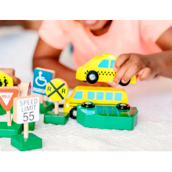 Juego infantil imaginovo madera vehiculos y señales de trafico +3 años 16 piezas 30x22x4cm