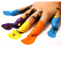 Pintura de dedos y maquillaje: creatividad y diversión segura